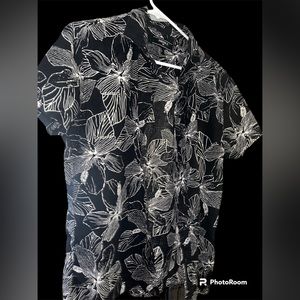 Forever 21 Flower Short Sleeve Button Up